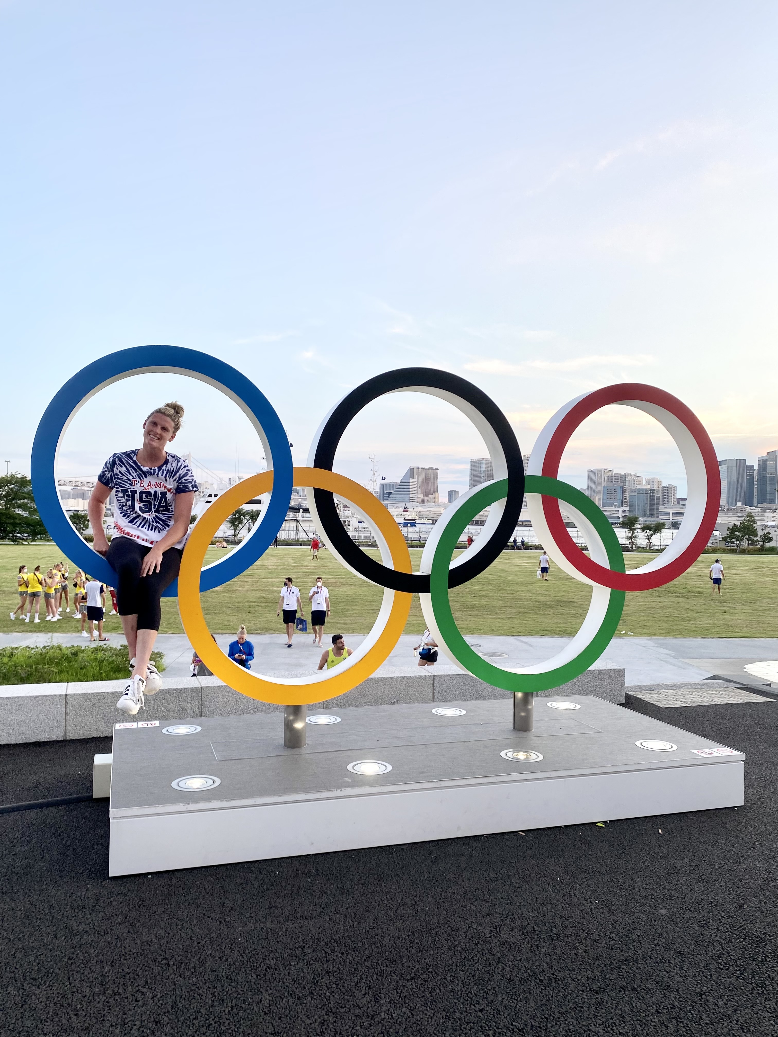 Amanda posing in the Olympic rings